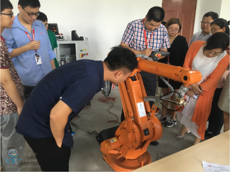 �W�T��Ӗ���٬F��