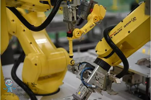 LRMate200iDϵ�ЙC����