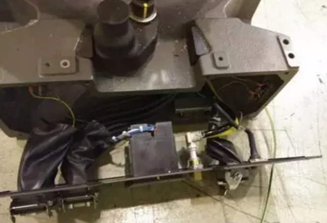 �l�ǿ�R-2000iϵ�ЙC���˱��w��|�Ĳ�ж���E3