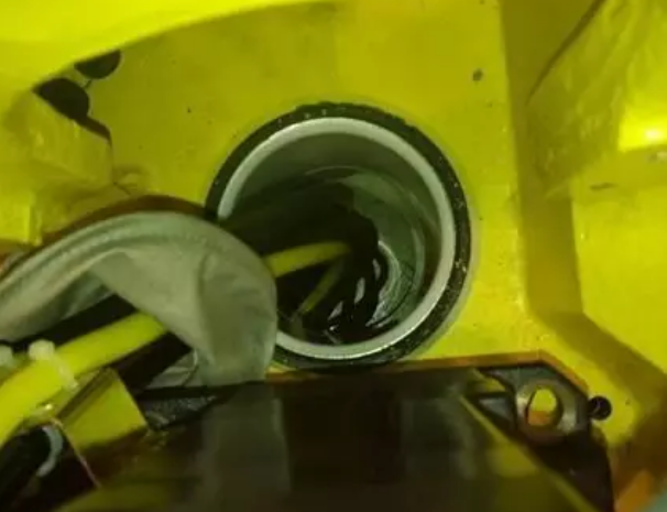 �l�ǿ�R-2000iϵ�ЙC���˱��w��|�Ĳ�ж���E14