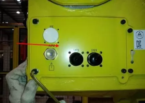 �l�ǿ�R-2000iϵ�ЙC���˱��w��|�Ĳ�ж���E19