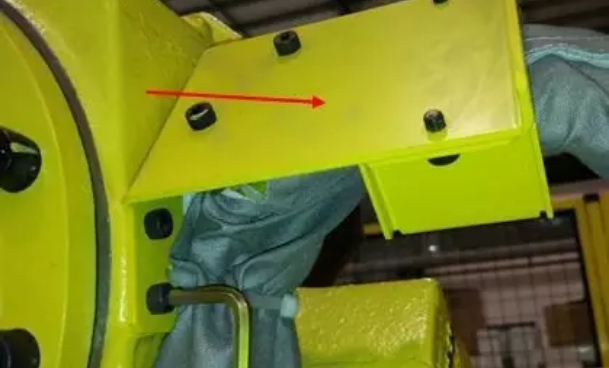 �l�ǿ�R-2000iϵ�ЙC���˱��w��|�Ĳ�ж���E21