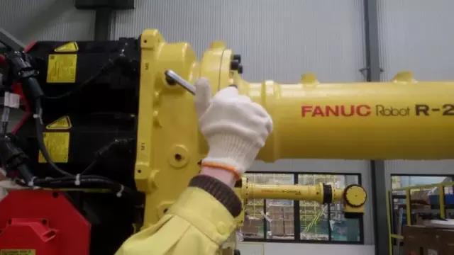 R-2000iB機(jī)器人3年保養(yǎng)-9