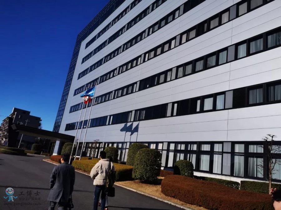 ������Q�������S