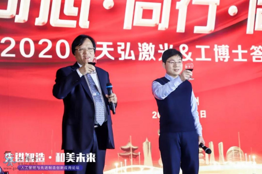 ����ʿ&middot;��뼤��������x����A�M�չ٣�