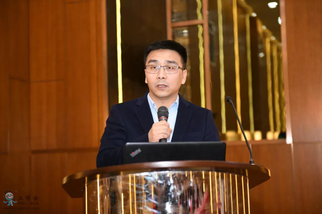 ����ף�R����ʿ���ߌ��˹�����Փ���A�M��Ļ(�D3)