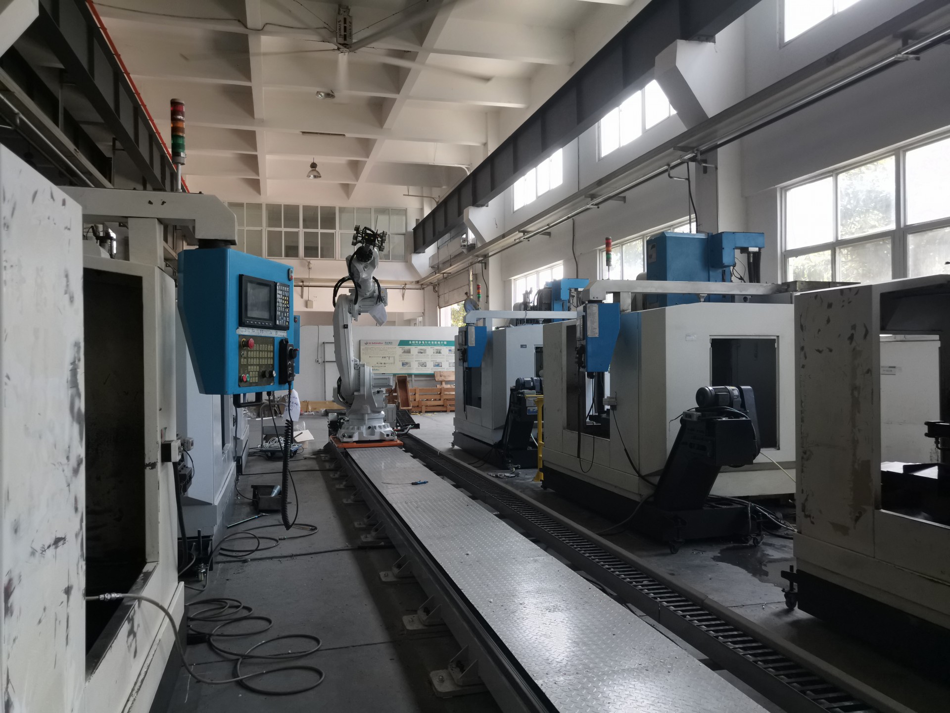 機(jī)器人-工博士導(dǎo)軌機(jī)器人