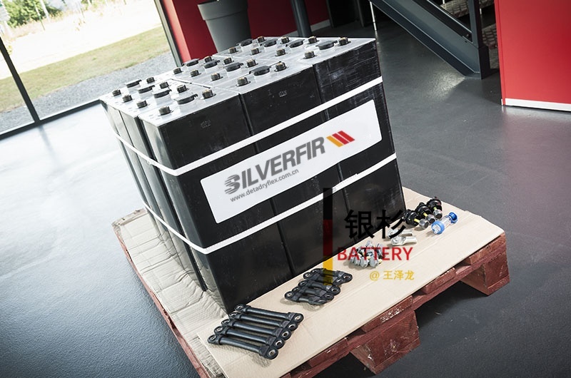 0005_Wilmot-batterie-industrielle-traction-2_����